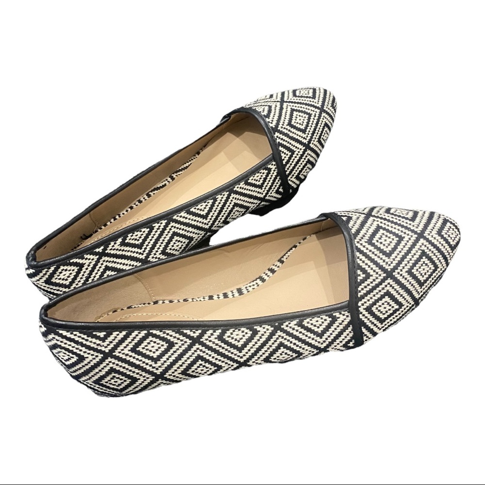 Cushion Walk by Avon Flat. Size: 8